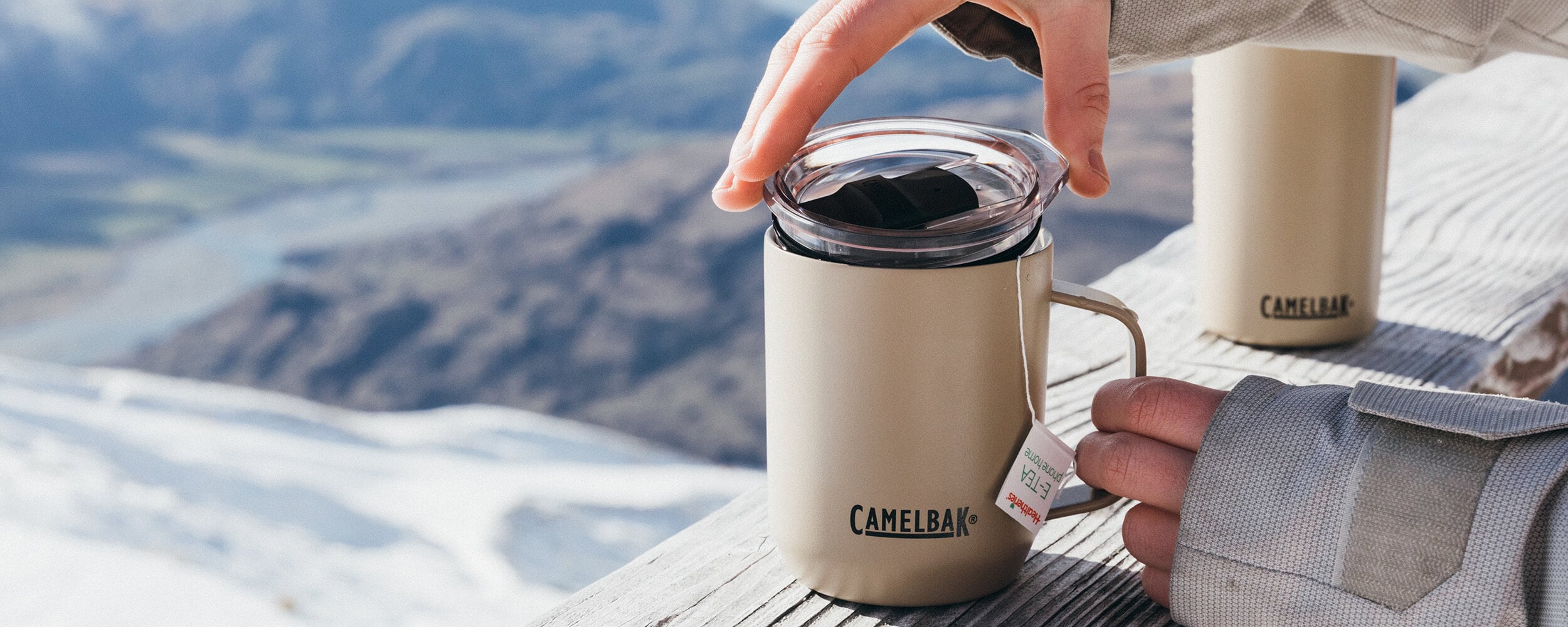 https://www.camelbak.se/pub_docs/files/FW_Camelbak_Aug_21-2039-(3).jpg