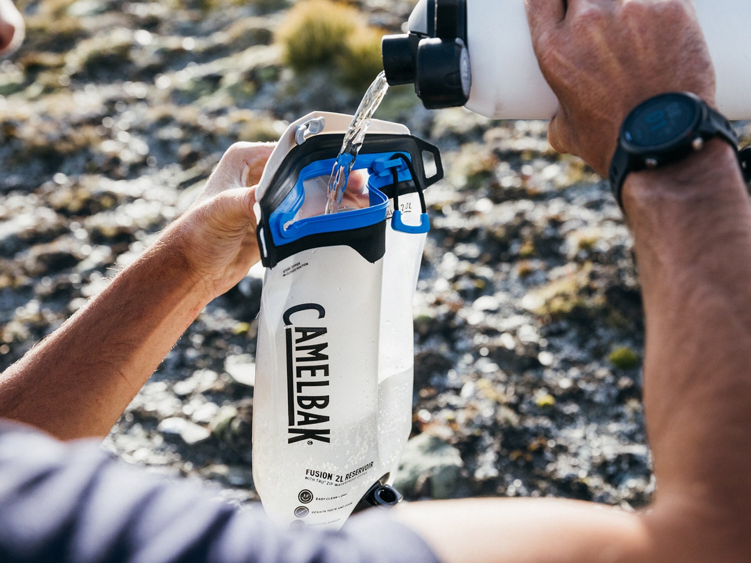 https://www.camelbak.se/pub_docs/files/FilteredbyLifeStraw/FW_ZEPHYR-9136.jpg_web.jpg