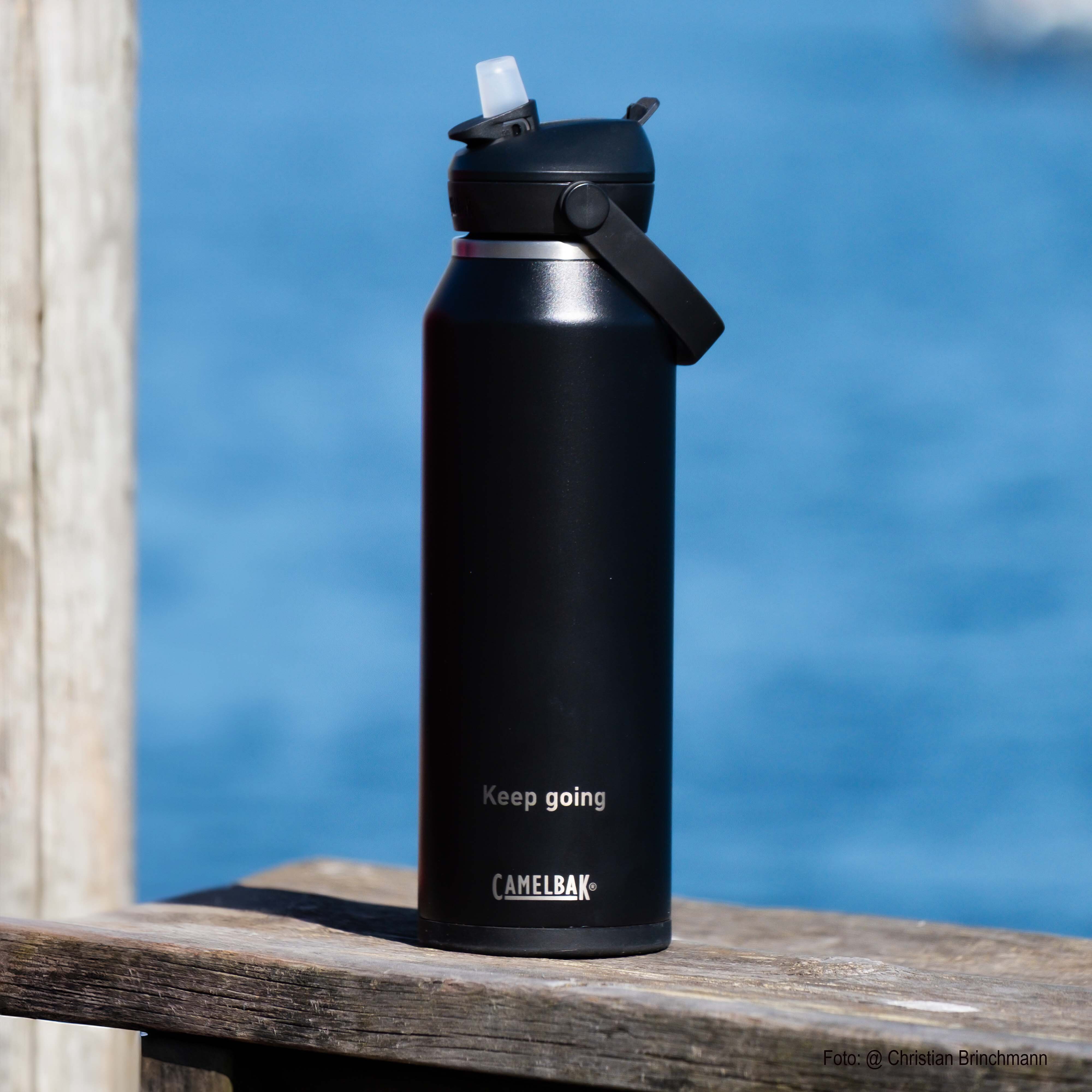 https://www.camelbak.se/pub_docs/files/black_thrive-1x1.jpg