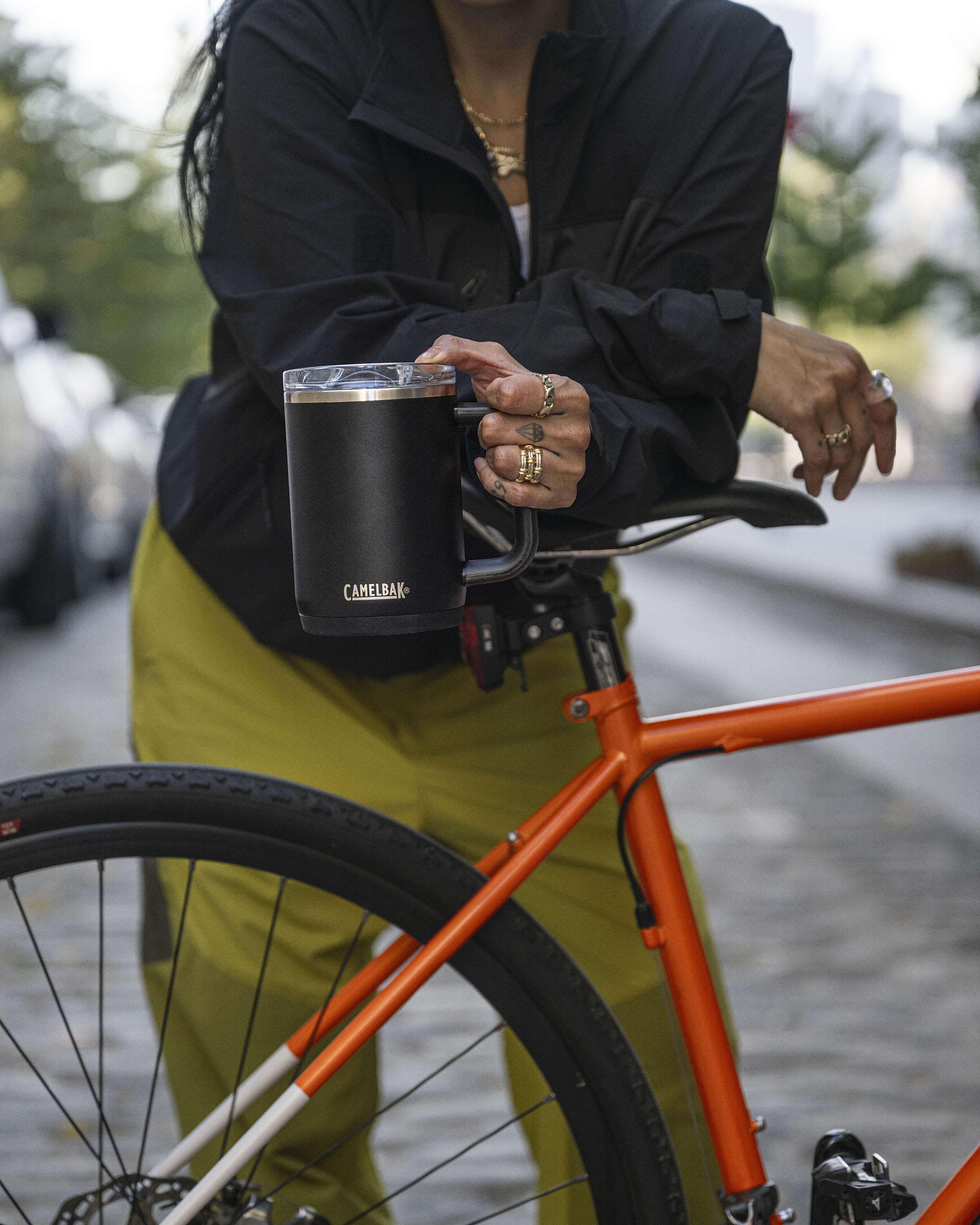 https://www.camelbak.se/pub_docs/files/thrive_8x20.jpg